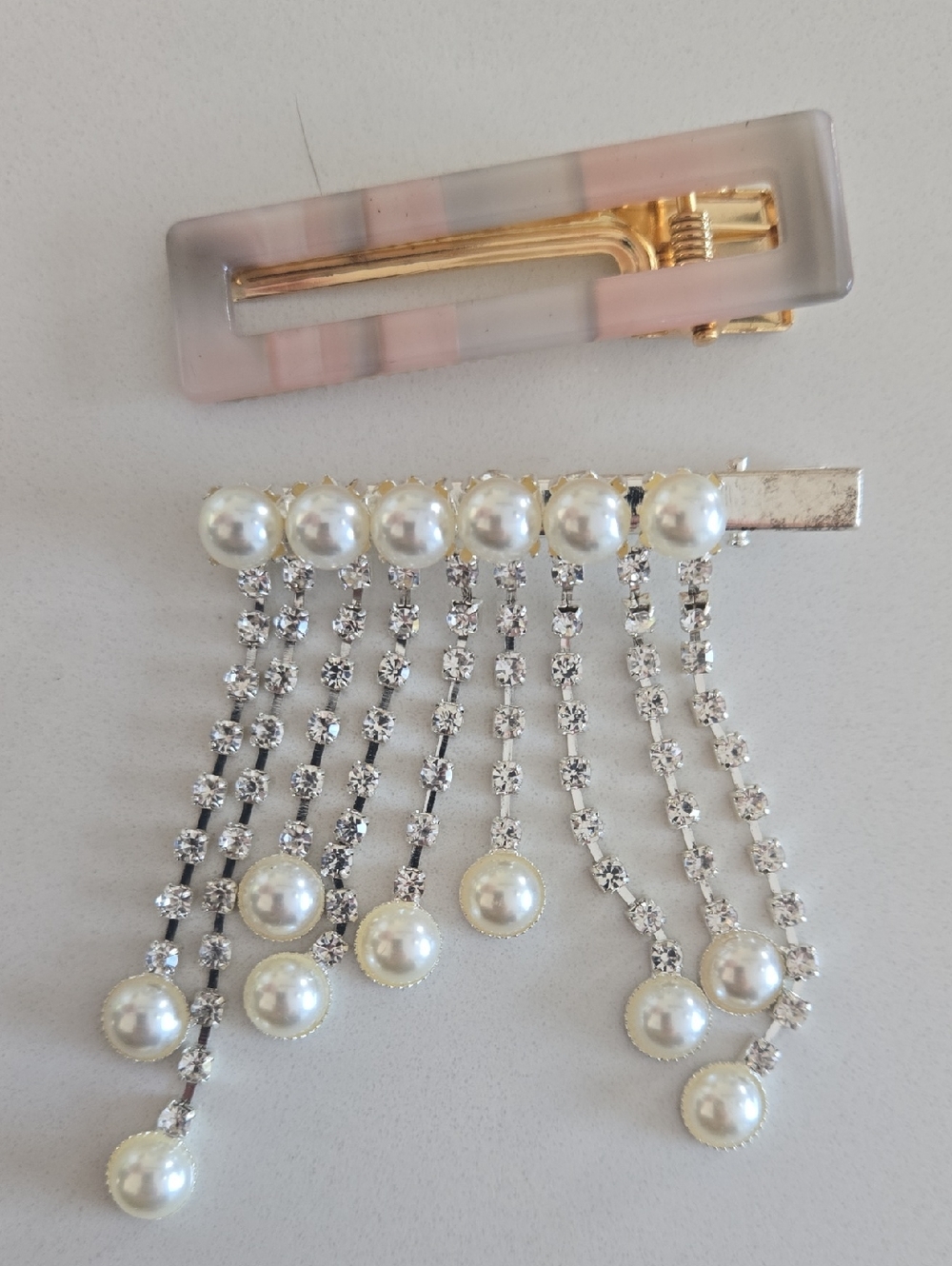 1. Hair clips bundle of 2